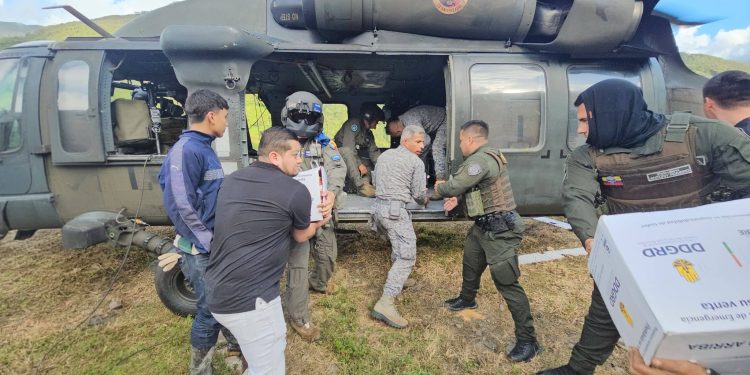 Fuerza Aérea colombiana transportó 1.250 kilos de ayudas humanitarias para la Salina en Casanare
