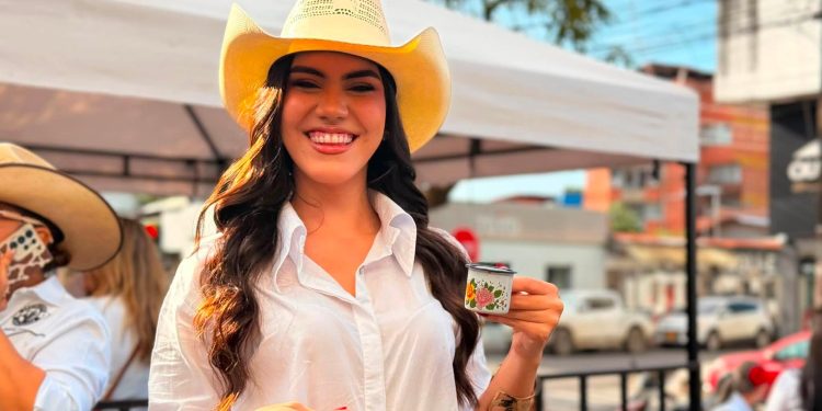Reina del Cacao Kelly Carrillo Rey acompañó al gobernador Renson Martínez Prada