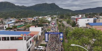 La Vuelta de la Juventud rueda por Casanare y tiene como escenario la renovada Avenida Primera de Yopal
