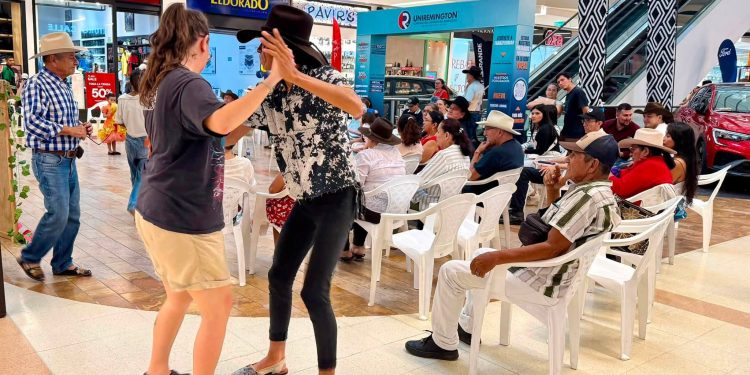 En el Día de la Llaneridad, la Dirección Departamental de Cultura y Turismo sigue llevando cultura y tradición