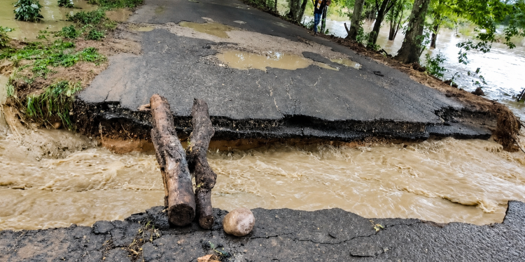 Colapso de alcantarillado interrumpe el paso entre Arauca y el municipio de Arauquita