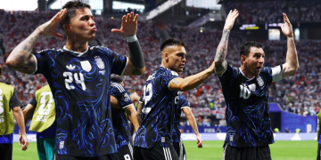 Argentina hace historia: le dio vuelta el partido a Inglaterra, ganó 2-1 y jugará la final del Mundial por segunda vez consecutiva