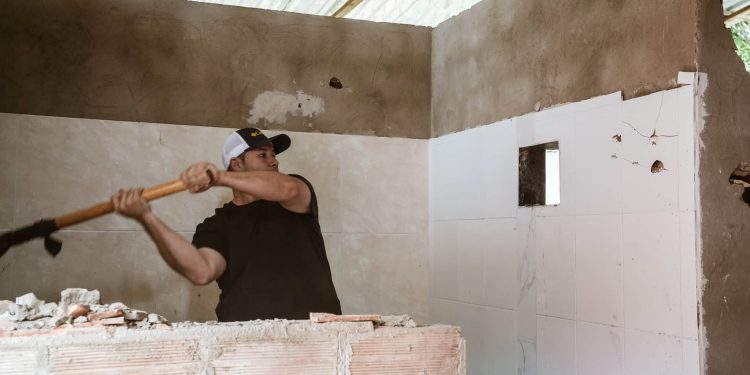 Derriban inmueble utilizado presuntamente para el tráfico de estupefacientes en Yopal
