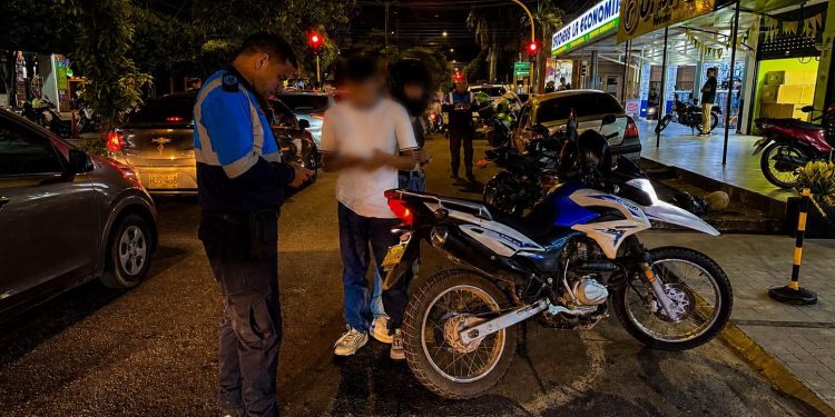 Sin placa, sin espejos y con resonadores alterados: así encontraron algunas motos durante controles en Yopal