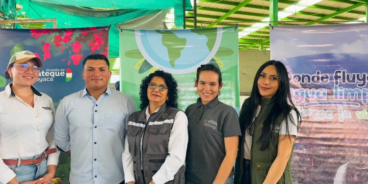 Semana Ambiental Guatecana llevó un mensaje de prevención y conciencia a la Plaza de Mercado de Guateque