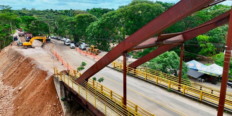 Tame habilita acceso principal al puente sobre el Río Tame