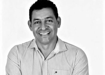 Comercio yopaleño de luto por el fallecimiento de «Carlos Julio»