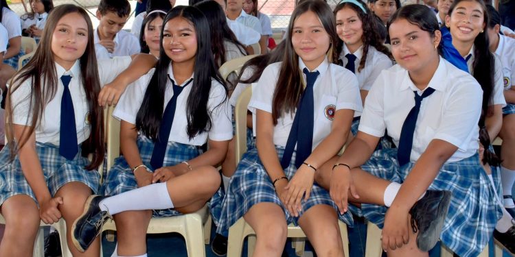 Instutución Educativa San Agustín de Aguazul celebró sus 47 años de trayectoria