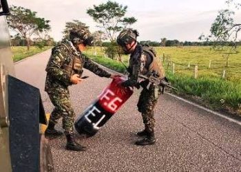 Denuncian presuntos retenes ilegales y revisión de celulares a viajeros en la vía Tame – Fortul