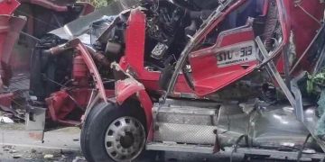Tragedia vial en Caldas deja tres muertos y 18 heridos tras choque entre bus y tractomula