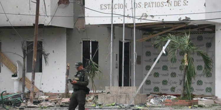 Así quedo la estación de Policía de Los Patios, tras atentado con carro bomba