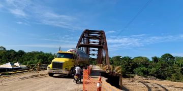 Atención, con paso a un solo carril se mantiene el tránsito en el Puente sobre el río Tame, vía Tame – Yopal