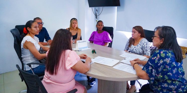 Tres nuevos docentes llegan a la IE Luis Hernández Vargas