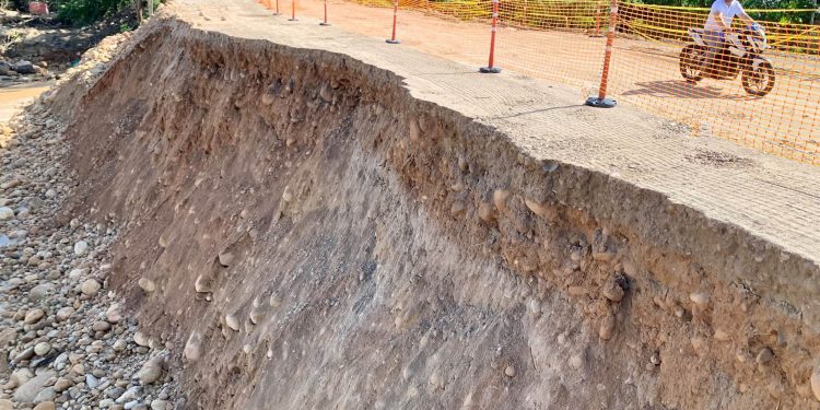 Atención, con paso a un solo carril se mantiene el tránsito en el Puente sobre el río Tame, vía Tame – Yopal