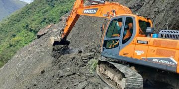 Gobernación de Casanare, remueve gigantesco alud de tierra en La Salina