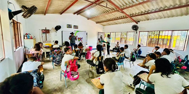 Cerca de 200 niños y jóvenes en Tame fortalecen su identidad cultural a través de talleres y juegos tradicionales