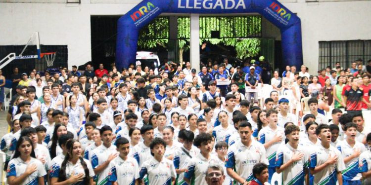 Aguazul enciende la llama de los Intercolegiados