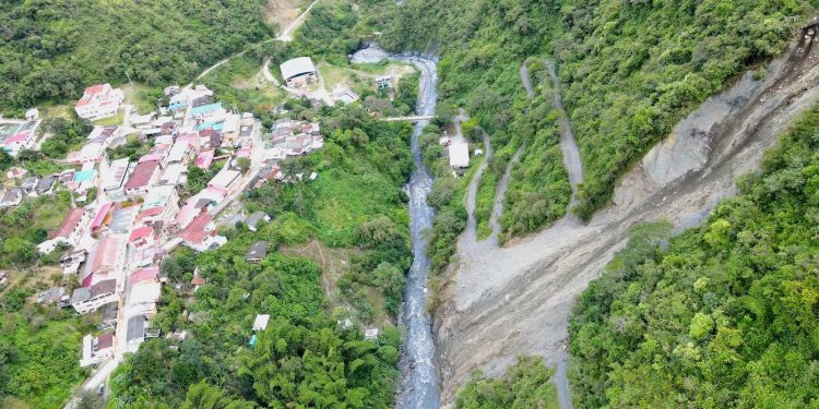 Alud de tierra en La Salina ya puede ser intervenido: Gobernador envía maquinaria