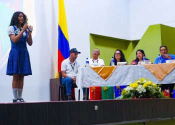 Estudiantes hicieron de la palabra una herramienta para expresar sus ideas
