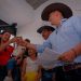 Zorro hace entrega de viviendas a familias casanareñas