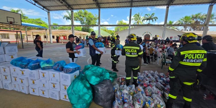 Zorro se ha vestido de un verdadero héroe atendiendo emergencias en Pore