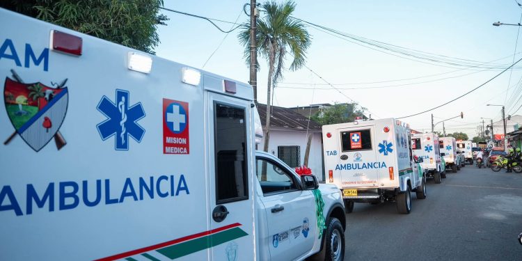 Gobernador Renson Martínez lideró recorrido de las 11 nuevas ambulancias que fortalecerán la red pública de salud en Arauca