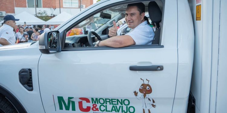 Gobernador Renson Martínez lideró recorrido de las 11 nuevas ambulancias que fortalecerán la red pública de salud en Arauca