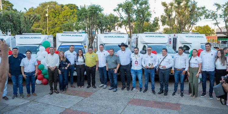 Gobernador Renson Martínez lideró recorrido de las 11 nuevas ambulancias que fortalecerán la red pública de salud en Arauca