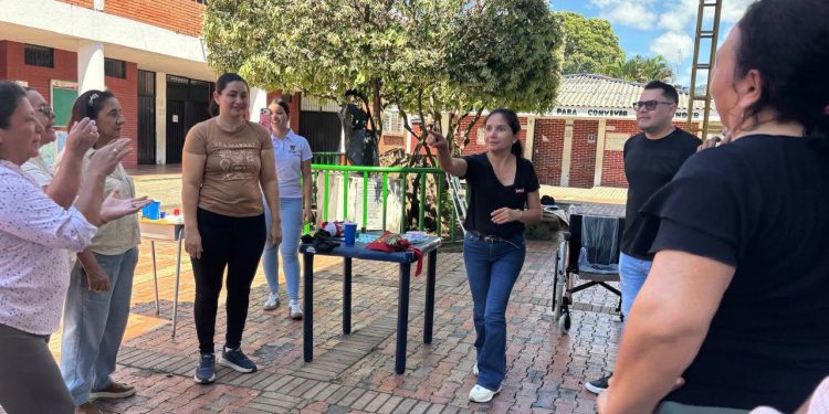 Docentes fortalecen la inclusión a través de la experiencia “Ponte en mis Zapatos”