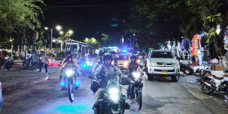 Operativo nocturno de Marco Tulio dejó 10 extranjeros en manos de Migración Colombia