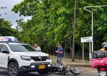 Accidente en la entrada del aeropuerto en Arauca, deja solo daños materiales